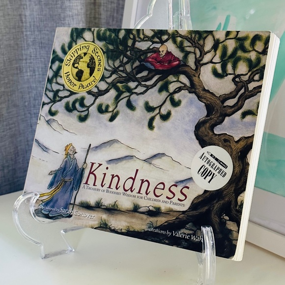 NEW Autographed Kindness Treasury of Buddhist Wisdom Paperback Book - Picture 1 of 9